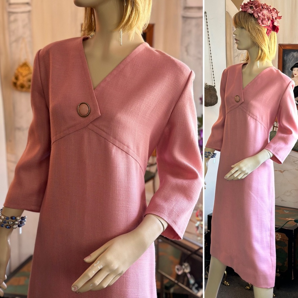 Vintage Pink Midi Dress with Decorative Button
